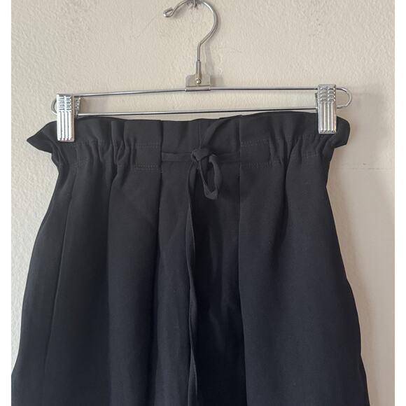 Aritzia Babaton High Rise Black Shorts Women’s Size XS Elastic Waist Drawstring - Picture 2 of 6